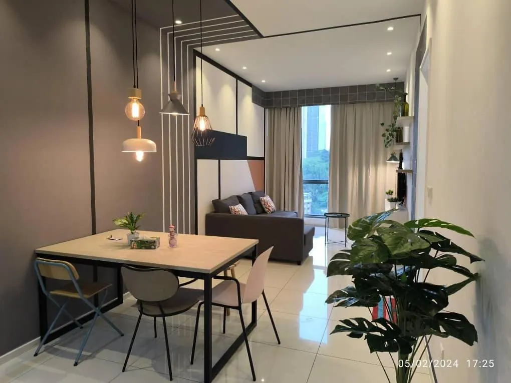 Rr Home Stay At The Robertson Kuala Lumpur